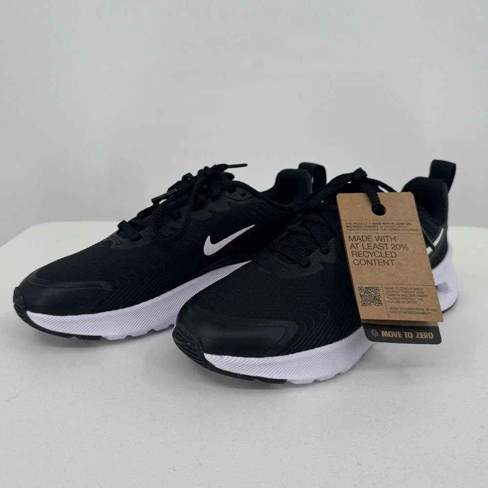 Nike Air Max Nuaxis Lace-up Athletic Shoes in Black/White size 6.5 B